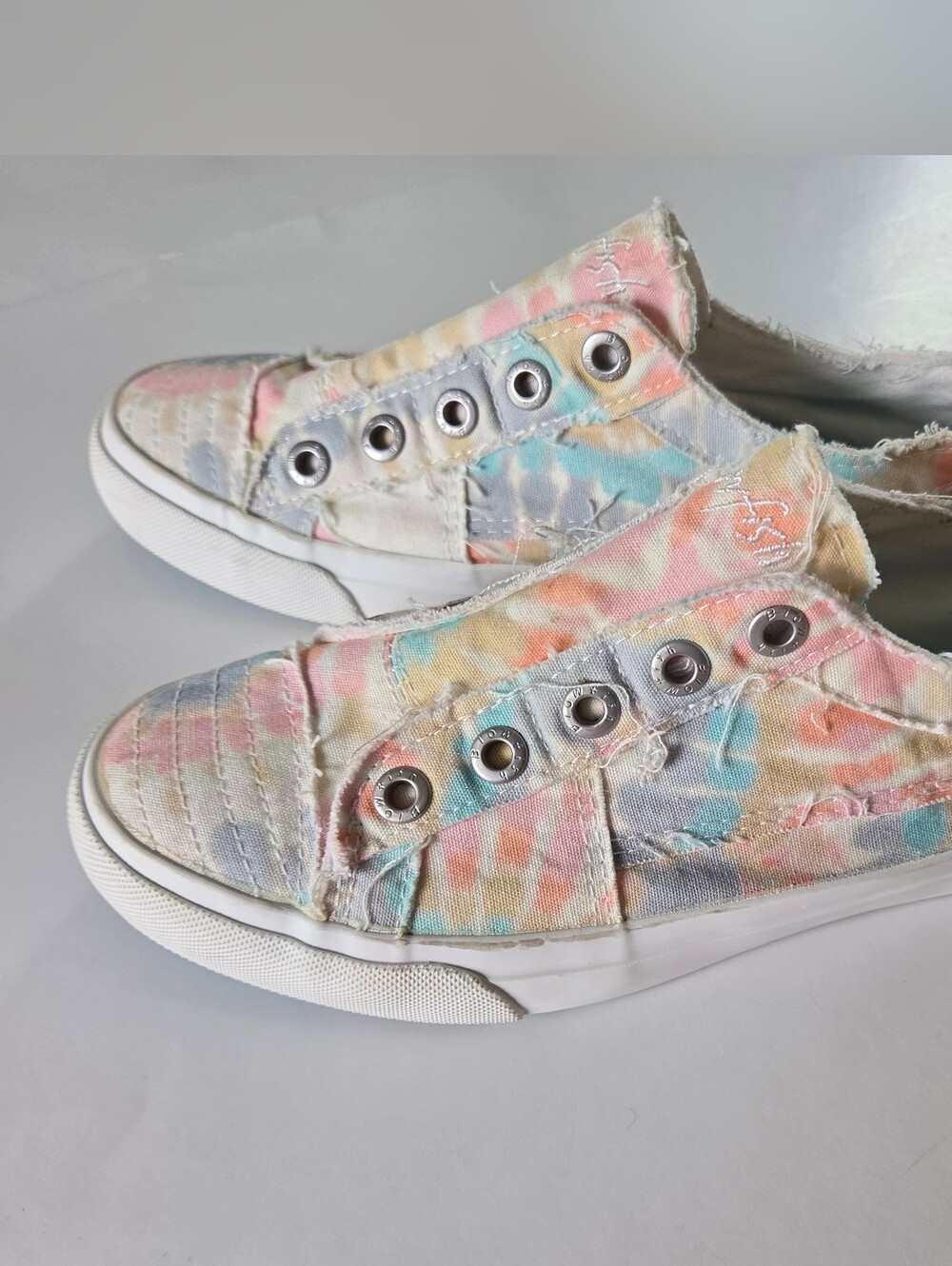 Blowfish Malibu Tie Dye Play Slip On Canvas Sneakers Rainbow Pastel Low Top